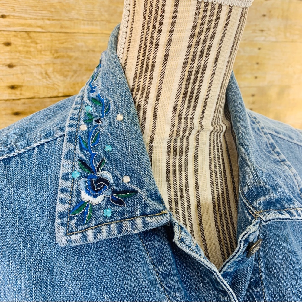 BillBlass Jean Vest Embroidered Floral with Gems - Picture 4 of 5